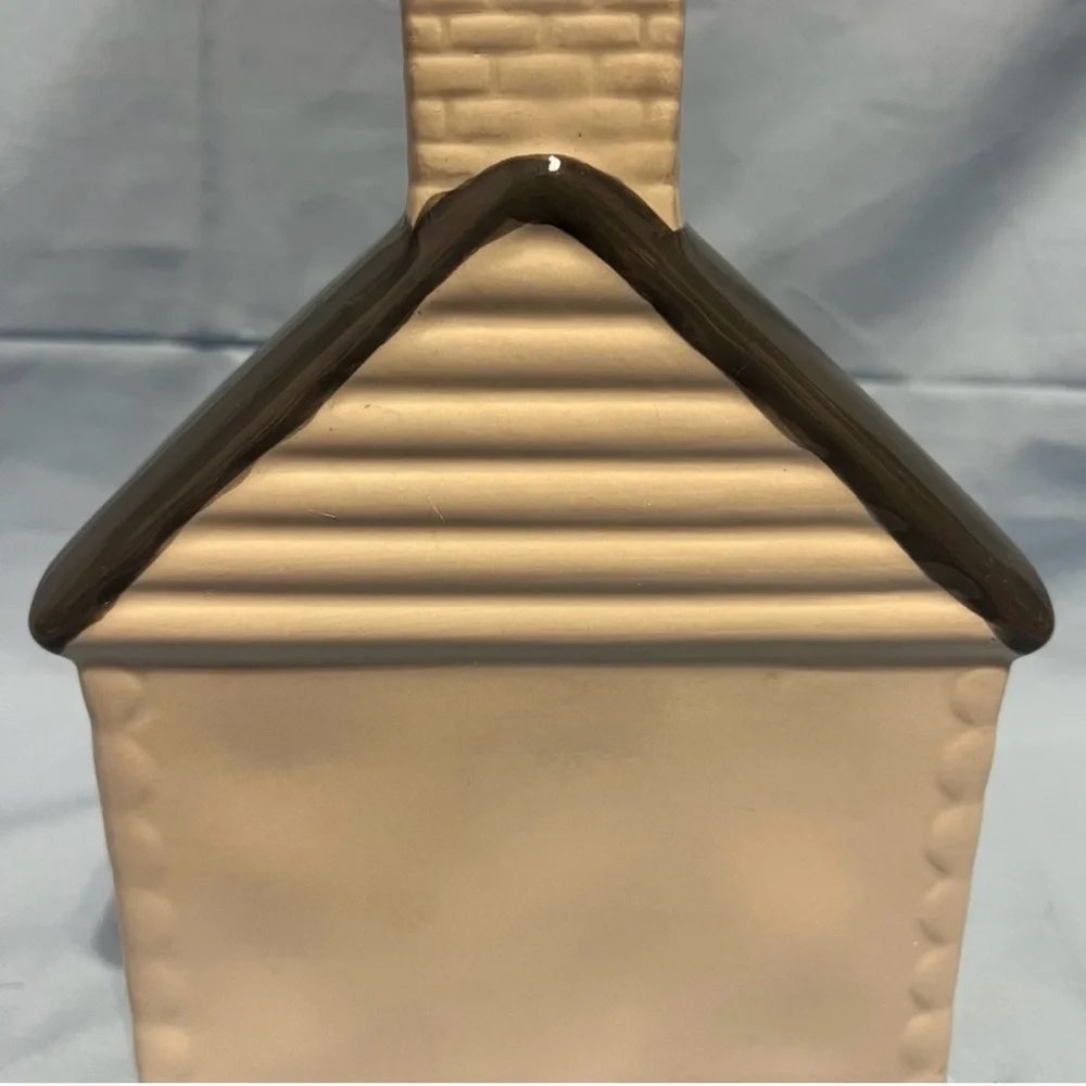NIB Rae Dunn ceramic cabin - Picture 3 of 5